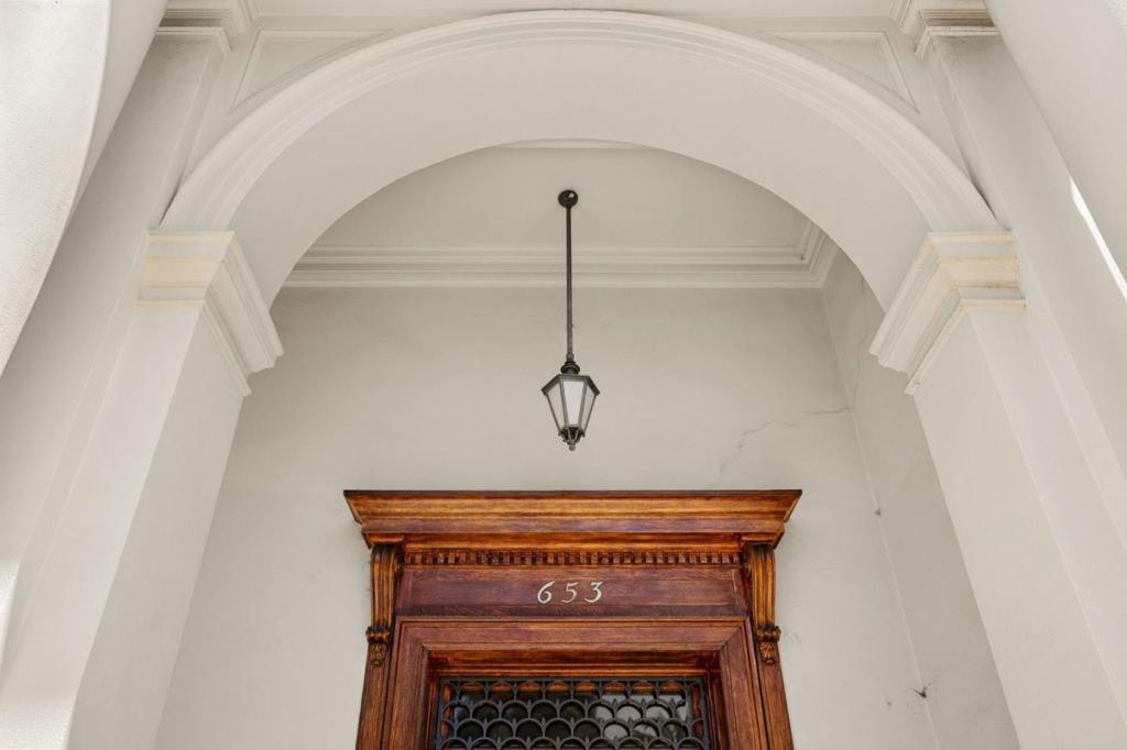 https://media.crmls.org/mediaz/8135b5bf-3c93-4211-adf9-418714847310.jpg?preset=X-Large