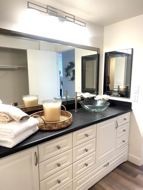 7019 Estrella De Mar Road, Carlsbad CA: https://media.crmls.org/mediaz/8135b5c3-cda5-45de-96a8-cfe508e06e6f.jpg