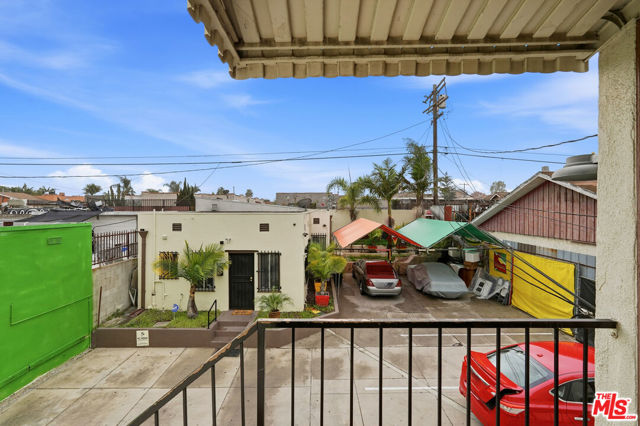 2048 W Florence Avenue, Los Angeles CA: https://media.crmls.org/mediaz/8136ce01-fde4-4b0b-8edf-daecb0b4aba6.jpg