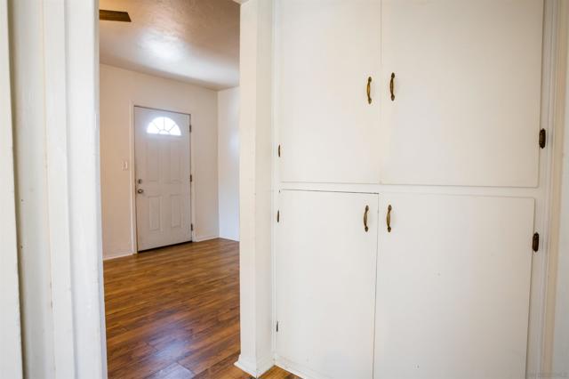 12643 Castle Court Dr, Lakeside CA: https://media.crmls.org/mediaz/8136fb97-fecd-4ba7-a733-04e848793506.jpg