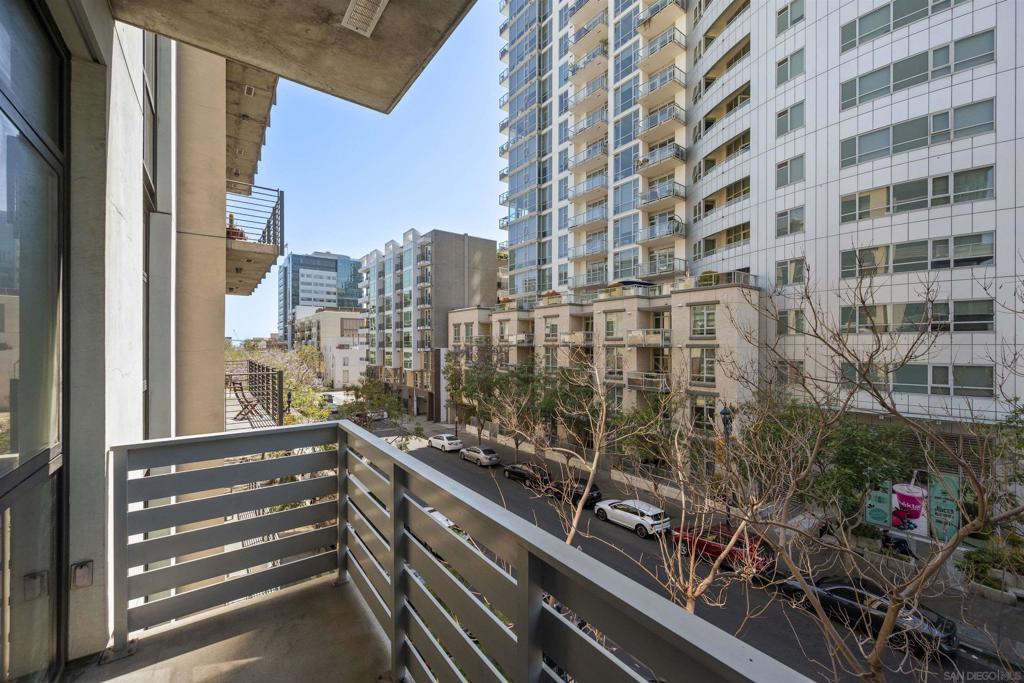 527 10th Ave - photo 8
