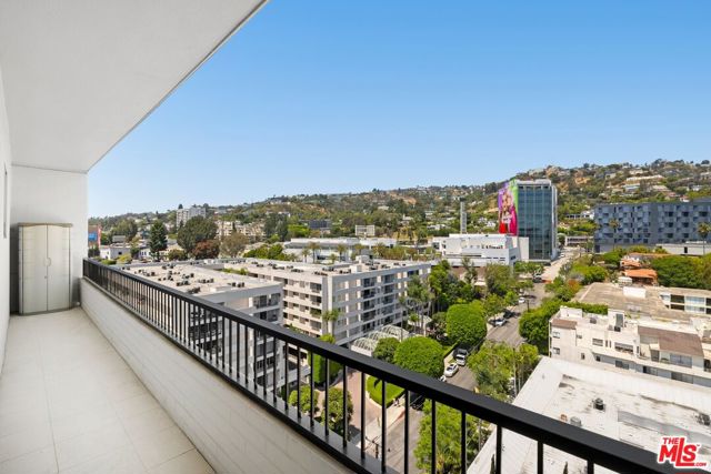 1100 Alta Loma Road, West Hollywood CA: https://media.crmls.org/mediaz/813732cd-5d9d-4198-82a1-44c7ce257d28.jpg