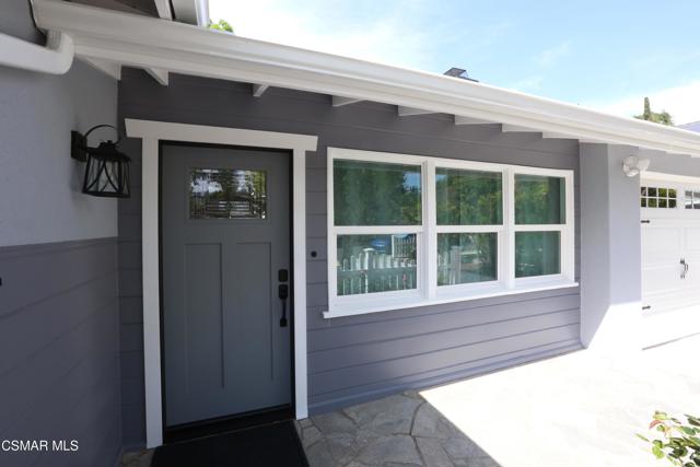 21935 Ybarra Road, Woodland Hills CA: https://media.crmls.org/mediaz/81379f27-225b-43ee-919f-aa0c44c1ee12.jpg