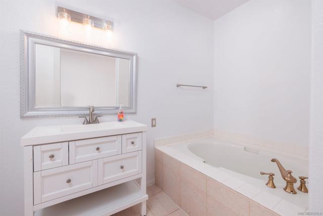 Image 11 of 22 For 40670 Posada Ct