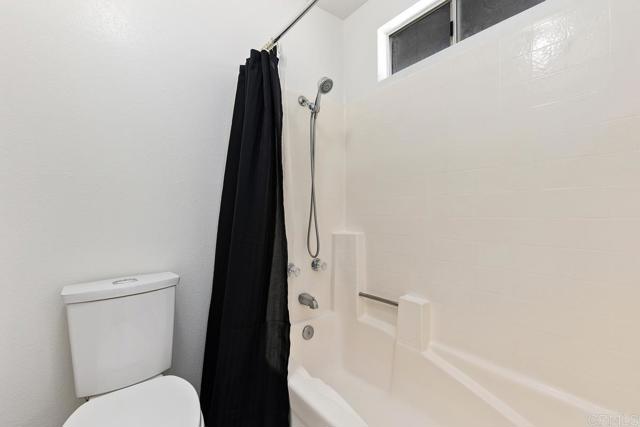Detail Gallery Image 26 of 42 For 1330 Palomar Pl #7,  Vista,  CA 92084 - 3 Beds | 2 Baths