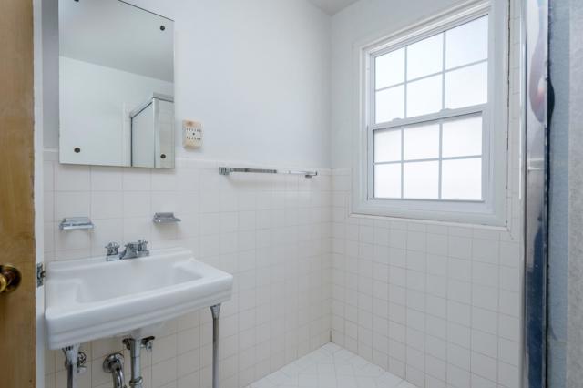 774 Chestnut Street, San Carlos CA: https://media.crmls.org/mediaz/81386882-78c1-416a-805d-b35d0d1d917e.jpg
