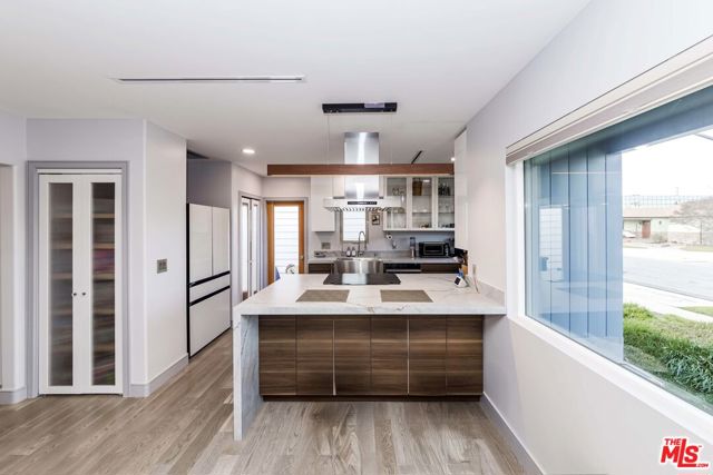 5524 W 122nd Street, Hawthorne CA: https://media.crmls.org/mediaz/8139195e-7876-45cf-8381-cb72f1e87d0b.jpg