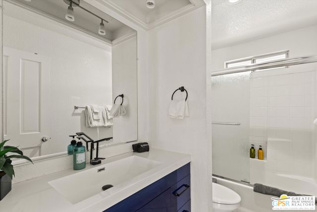 2880 E San Angelo Road, Palm Springs CA: https://media.crmls.org/mediaz/81399d7c-02b5-4f3f-8930-f55e6f7fd84a.jpg