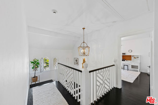 10736 Le Conte Avenue, Los Angeles CA: https://media.crmls.org/mediaz/8139a41a-91aa-4a56-a6bb-72c5640a95f6.jpg