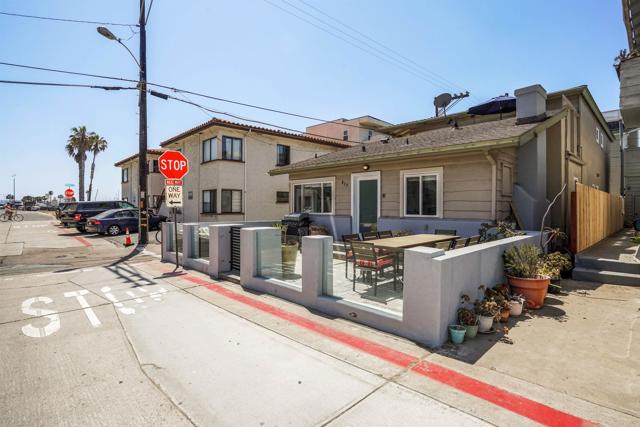 Detail Gallery Image 3 of 50 For 3492 Bayside Ln, San Diego,  CA 92109 - – Beds | – Baths