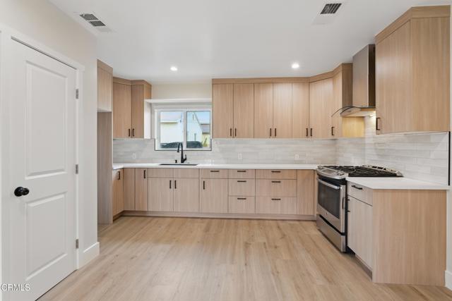 6708 Riverton Avenue, North Hollywood CA: https://media.crmls.org/mediaz/813a4b22-eb23-4741-9bc6-88695b2bc671.jpg