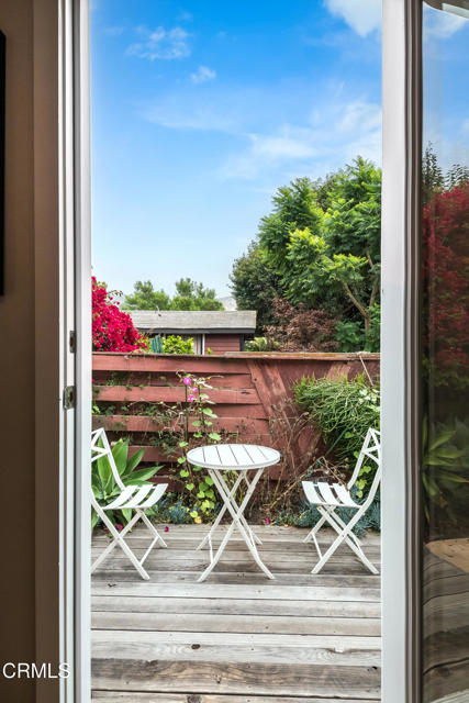 238 W Center Street, Ventura CA: https://media.crmls.org/mediaz/813a89cf-e583-4746-b613-f5efedb98b0d.jpg