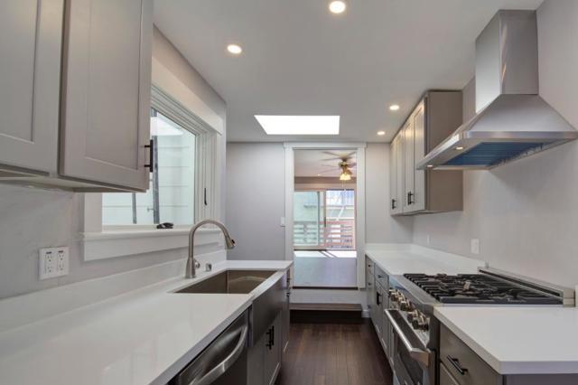 649651 Francisco St, San Francisco CA: https://media.crmls.org/mediaz/813aec3f-98de-4489-95bb-afcb98965d65.jpg