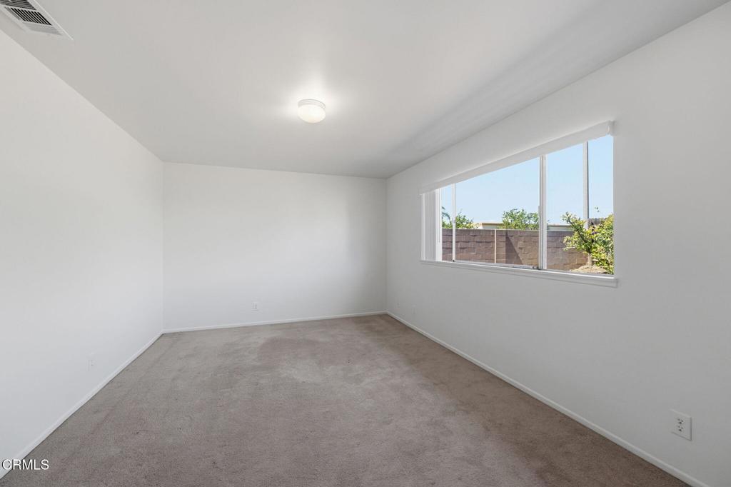 https://media.crmls.org/mediaz/813c56c7-0f59-4643-bbb3-08be2cd27f45.jpg?preset=X-Large