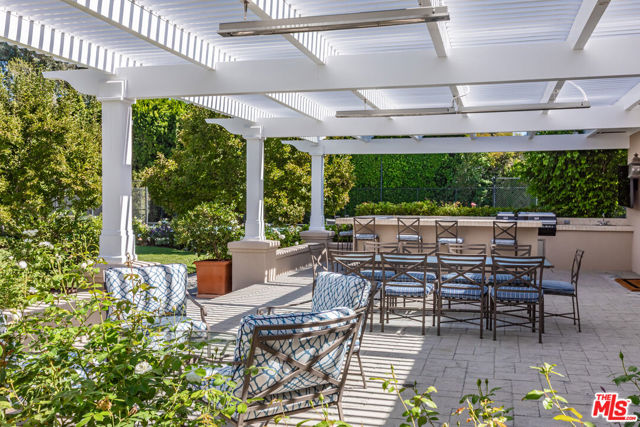 5200 Encino Avenue, Encino CA: https://media.crmls.org/mediaz/813c9e4d-eee2-43cb-a5f8-2c15200fe244.jpg