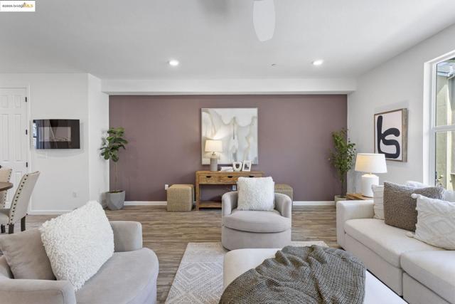 7129 Calistoga Ln, Dublin CA: https://media.crmls.org/mediaz/813cb350-47dc-425c-9b61-cec07d4769b7.jpg