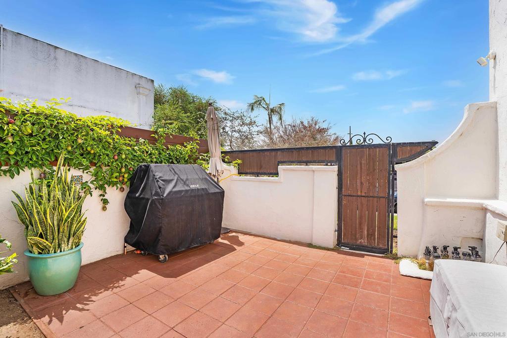 MLS #250035692SD img 33