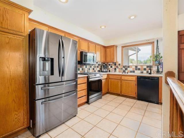 Detail Gallery Image 5 of 32 For 1925 Rock Springs Rd, San Marcos,  CA 92069 - 3 Beds | 2 Baths