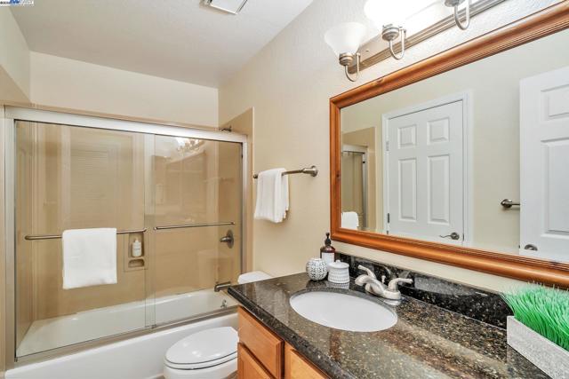 383 Eastridge Dr, San Ramon CA: https://media.crmls.org/mediaz/813e1011-72a0-4f43-8ead-9824146e8fd0.jpg