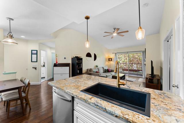 340 Isthmus Way, Oceanside CA: https://media.crmls.org/mediaz/813e17b2-6959-404b-b3c5-ce156707522d.jpg