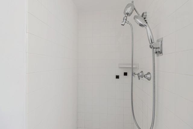 6827 Ridgewood Drive, Oakland CA: https://media.crmls.org/mediaz/813e5d24-8375-4073-82aa-3ea908ca2772.jpg
