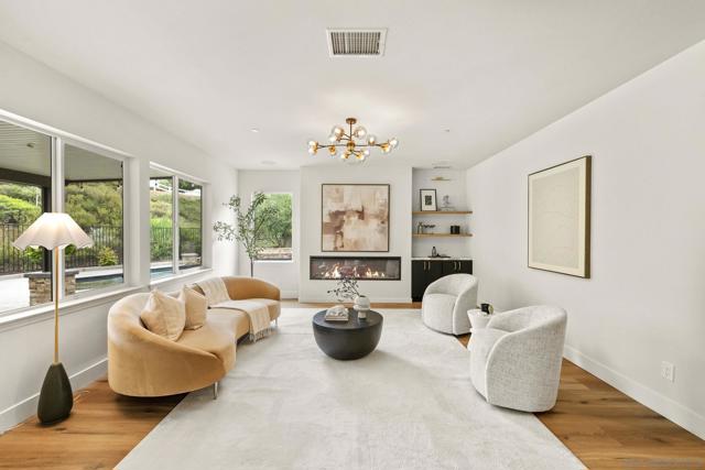 34189 Hourglass St, Temecula CA: https://media.crmls.org/mediaz/813e662a-fb44-4d66-9cd0-71a7abd1b224.jpg