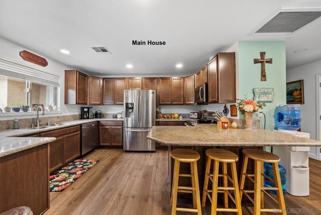 21908 Japatul Ln, Alpine CA: https://media.crmls.org/mediaz/813f7385-4f50-46b0-93eb-fdd4bdf74920.jpg