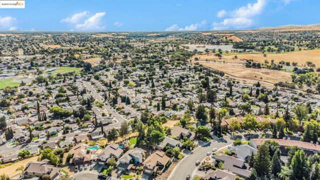 3523 Tabora Drive, Antioch CA: https://media.crmls.org/mediaz/813f8028-abb7-4c29-ba68-67c596f276dc.jpg