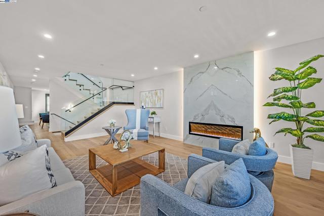 Details for 511 Lakeview Ave, San Francisco, CA 94112