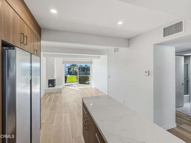 Detail Gallery Image 9 of 51 For 61 B Redwood Ave, Ventura,  CA 93003 - 2 Beds | 1 Baths