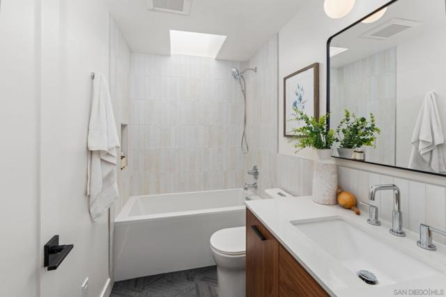 2561 Loring st, San Diego CA: https://media.crmls.org/mediaz/81406a7a-c7e9-4af3-b3aa-10d0b9e9e426.jpg