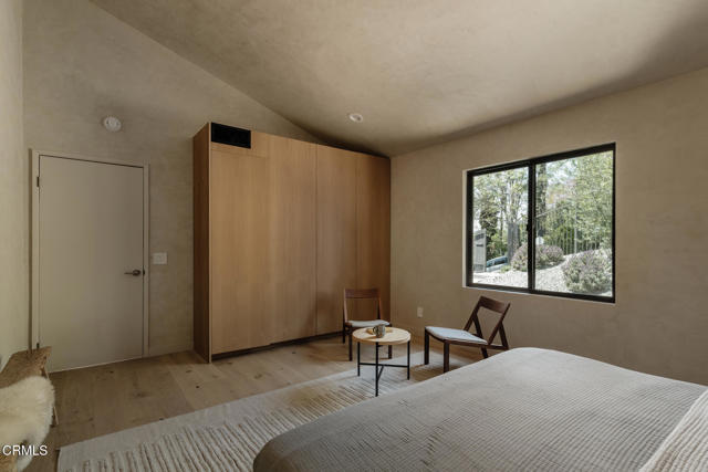 2225 Cazador Drive, Los Angeles CA: https://media.crmls.org/mediaz/8140db7e-dc76-420b-bdf9-d19807ff9435.jpg