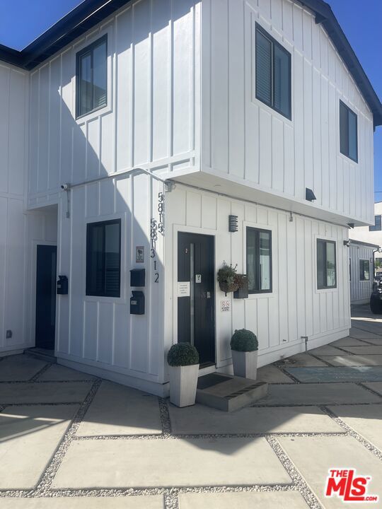 5813 Cleon Avenue, 3 photo 15