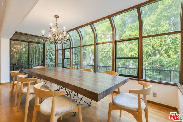 1124 N Kings Road, West Hollywood CA: https://media.crmls.org/mediaz/814169a3-48cd-421a-bac9-af0ee8c909a4.jpg