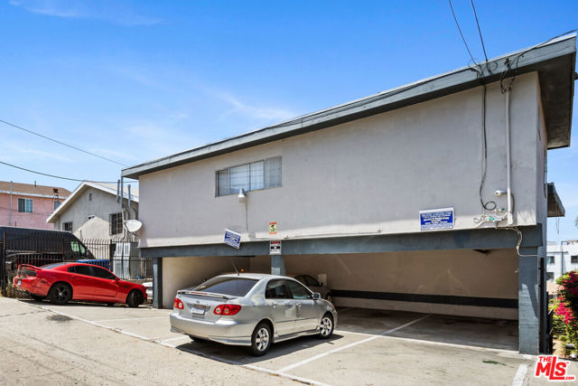 4822 Mascot Street, Los Angeles CA: https://media.crmls.org/mediaz/81423aba-978d-4591-99b4-b03413b2f480.jpg