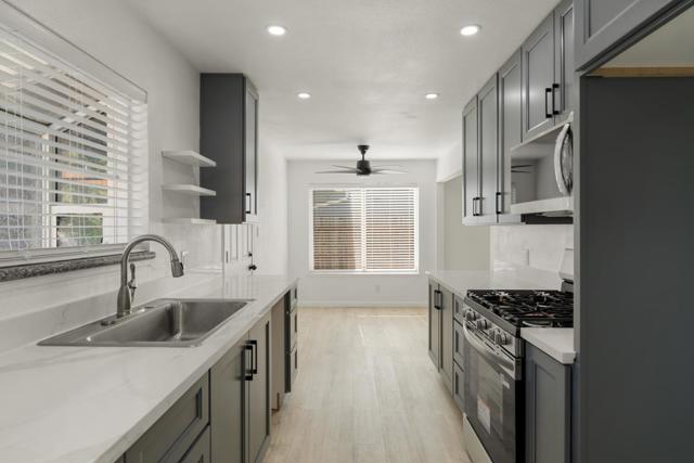 2621 Wood Violet Way, Sacramento CA: https://media.crmls.org/mediaz/81425110-70c9-4606-80cd-85f33c2ee1a5.jpg