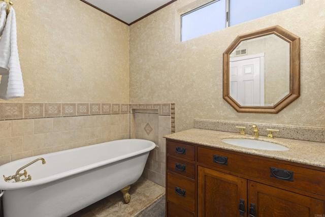 Detail Gallery Image 10 of 13 For 13517 Del Marino Ave, Poway,  CA 92064 - 3 Beds | 2 Baths