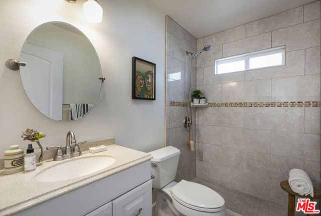 1427 N Coronado Street, Los Angeles CA: https://media.crmls.org/mediaz/814291cf-a289-4bc7-8006-c7b6ec35b2f9.jpg