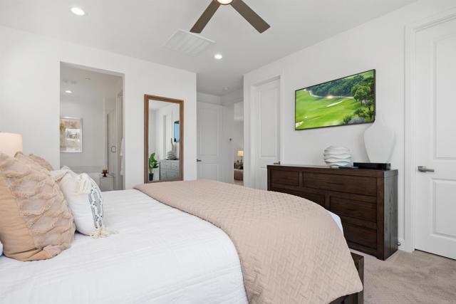3002 Villeta Ave, Carlsbad CA: https://media.crmls.org/mediaz/8142ac28-e6df-4fdc-a6fe-f51365184b0f.jpg