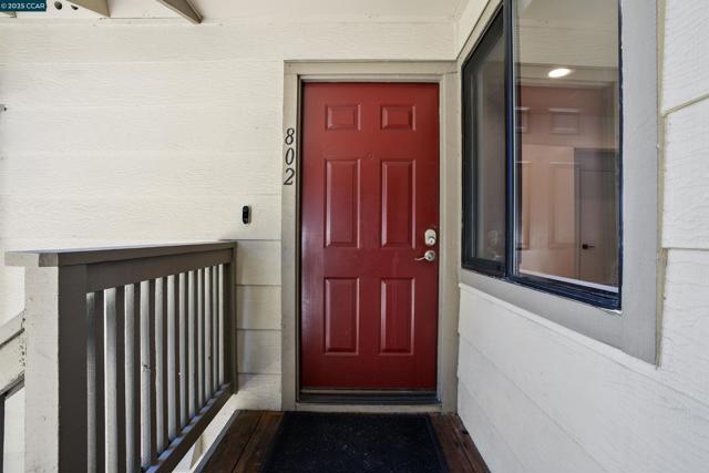 802 Dover, Hercules CA: https://media.crmls.org/mediaz/8143b792-6a34-4907-b185-573481c953fb.jpg