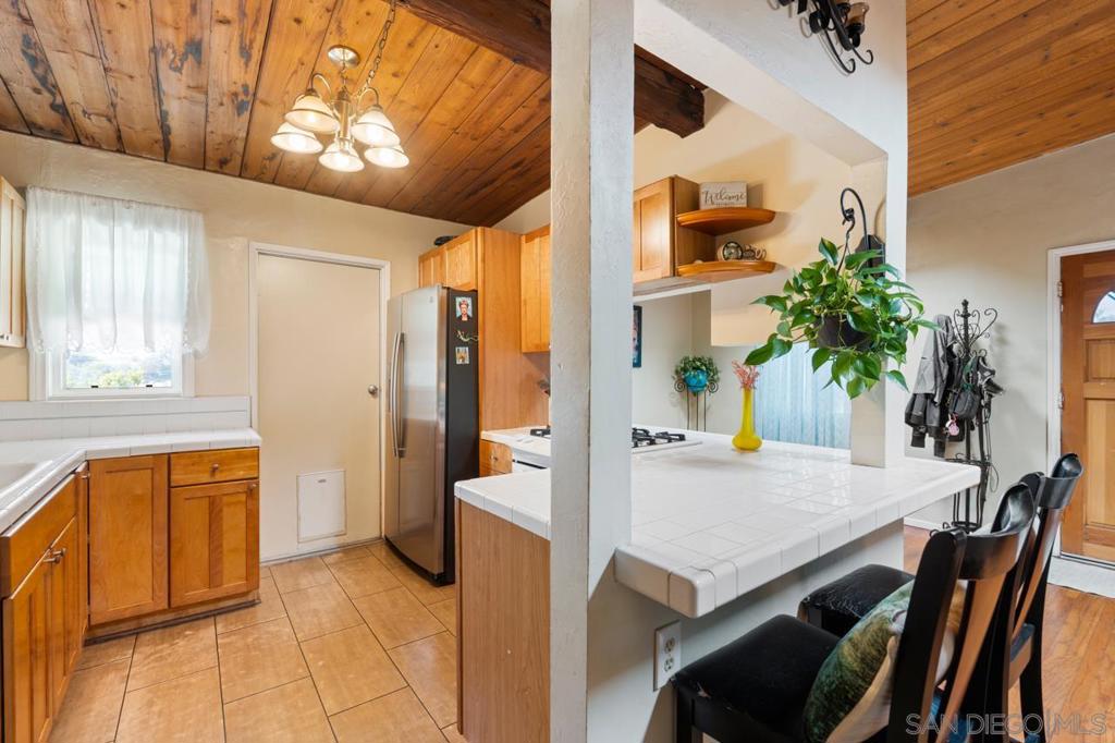 2437 Laurie - photo 18