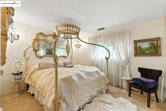 4336 Rilea Way, Oakland CA: https://media.crmls.org/mediaz/8144166c-53f9-421b-9981-24925879e871.jpg