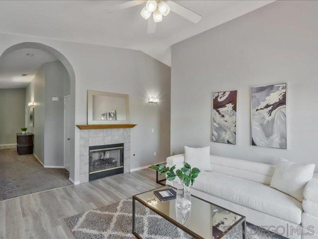 1277 Glencoe Dr, San Diego CA: https://media.crmls.org/mediaz/81453e49-16f9-4c08-a989-1573aaa6c137.jpg