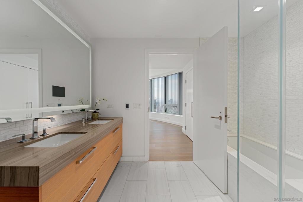 888 E Street - photo 17