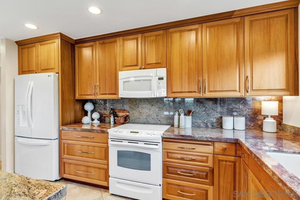 MLS #250042613SD image #17