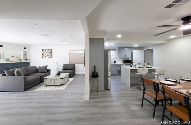 15927 Los Reyes Street, Fountain Valley CA: https://media.crmls.org/mediaz/8147d3e4-0717-4be6-843c-698e3d5a2802.jpg