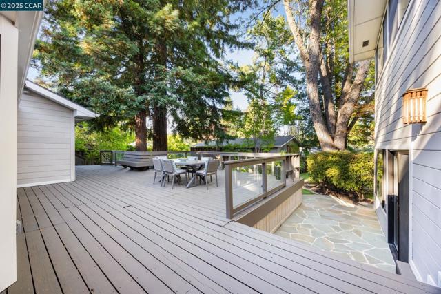 1834 Ivanhoe Ave, Lafayette CA: https://media.crmls.org/mediaz/8148358f-a3d0-40ad-a96c-256ad594f1de.jpg