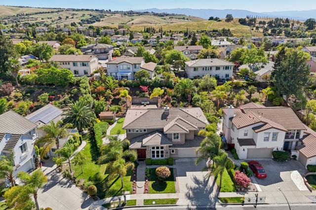 2696 SEQUOIA CREEK Drive, San Jose CA: https://media.crmls.org/mediaz/81490938-6fa6-4384-ae62-94d17433973e.jpg