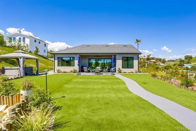 2255 Via Dulcea, Fallbrook CA: https://media.crmls.org/mediaz/814918c6-48e0-4616-a5c9-8ca75c3b430f.jpg