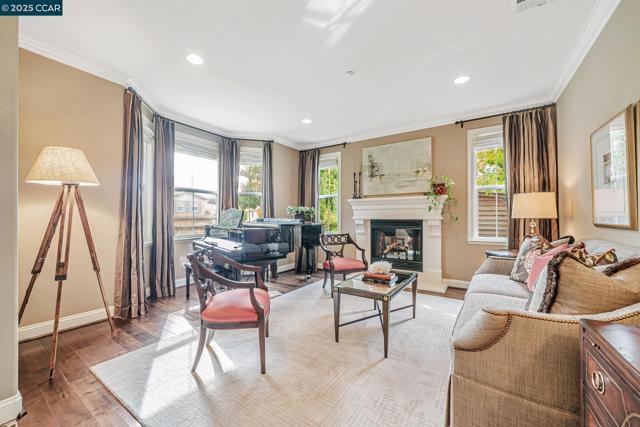 120 Tamarind Ln, Danville CA: https://media.crmls.org/mediaz/81492889-10b8-4286-8784-4a96633f4b7e.jpg